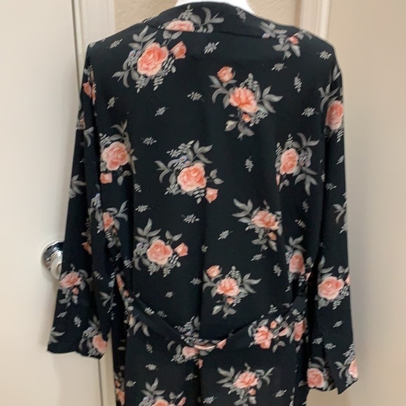 H&M floral belted kimono style top - Picture 5 of 8